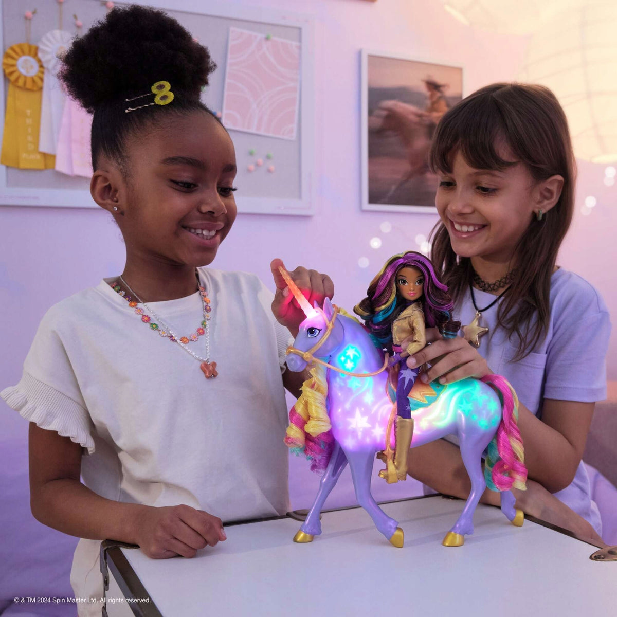 Unicorn Academy Figūrėlė – Vaivorykštinis, Šviečiantis Vienaragis „Wildstar“ su Garso Efektais, 29 cm