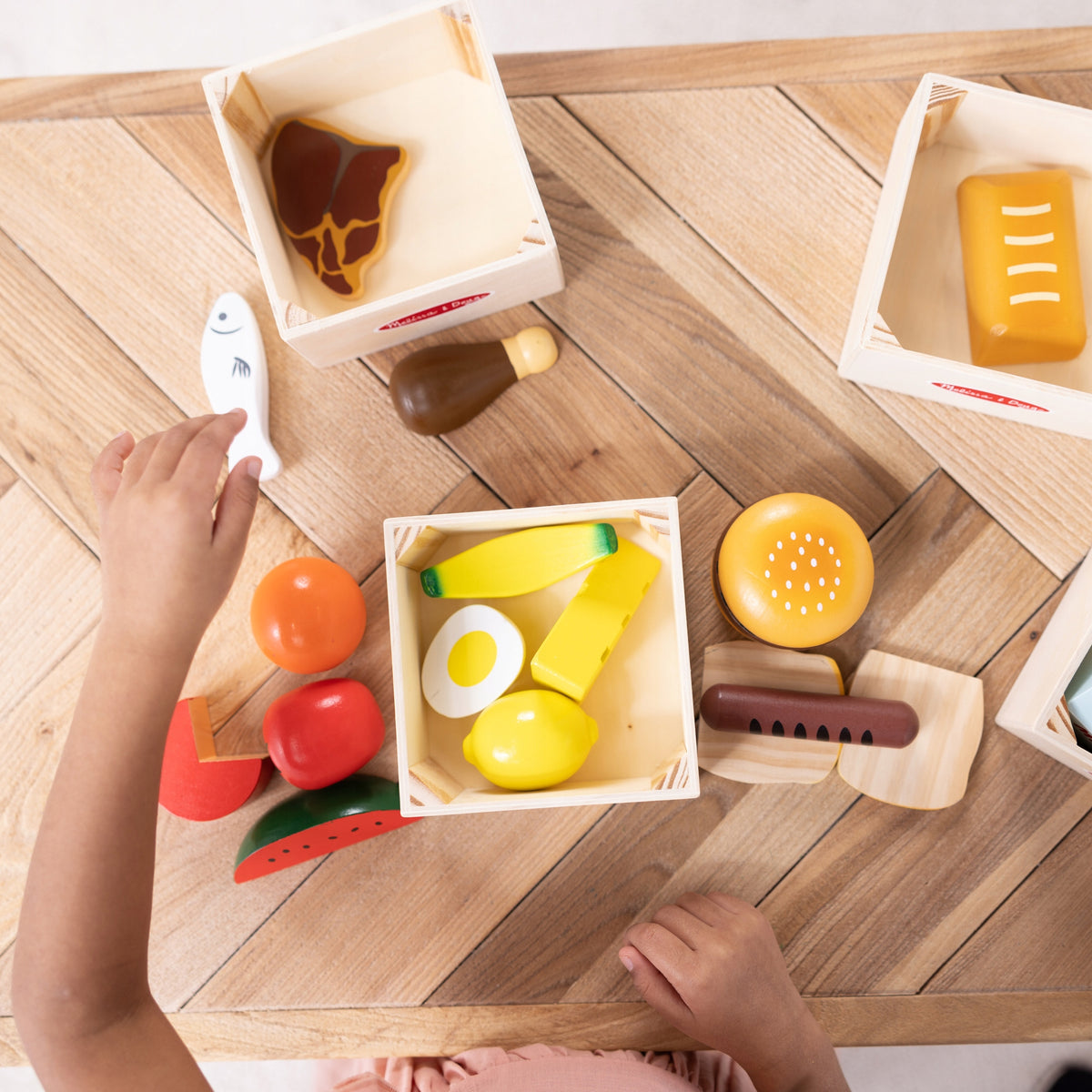 Medinis Maisto Produktų Rinkinys Melissa & Doug – 25 Elementų Vaisiai, Daržovės Ir Dėžutės