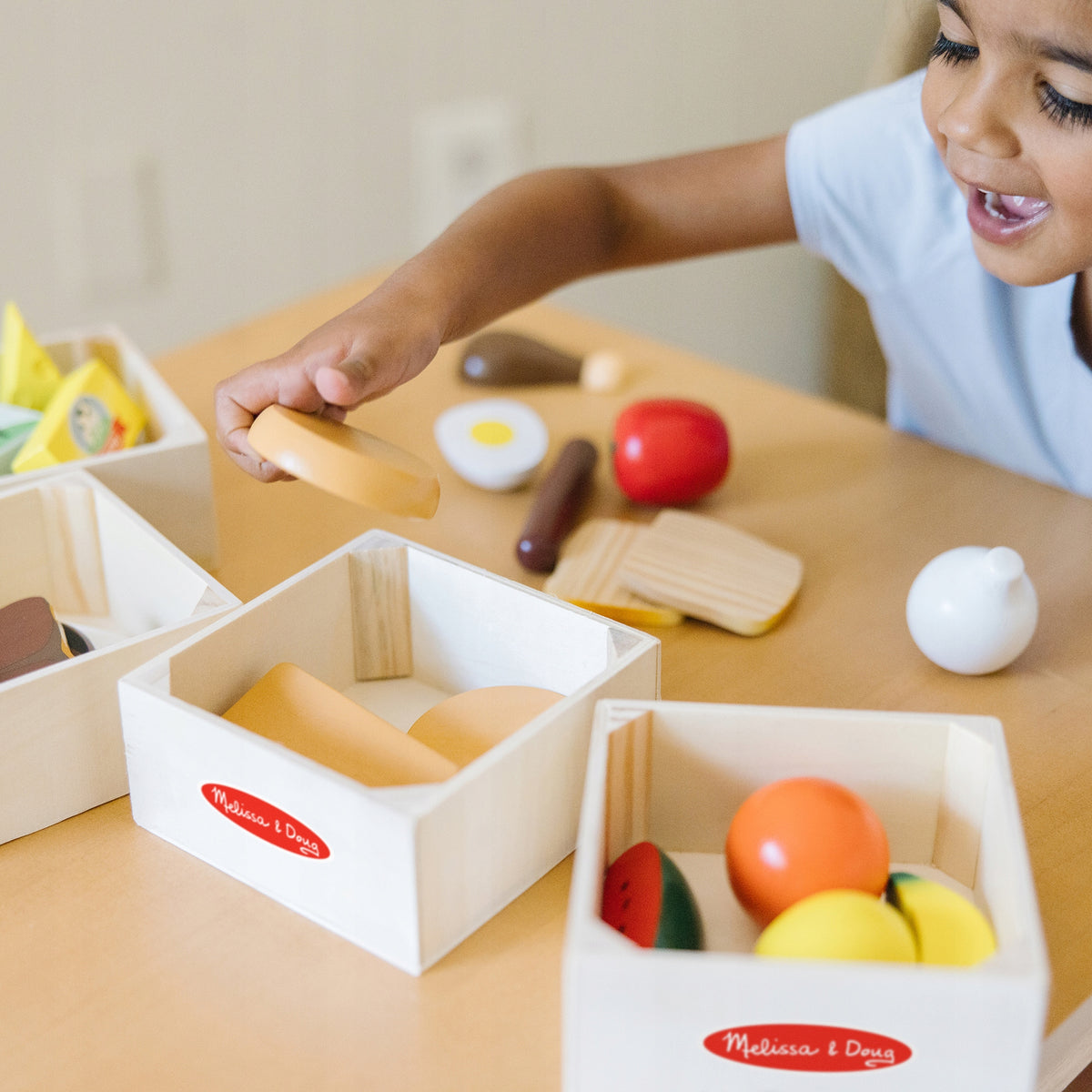 Medinis Maisto Produktų Rinkinys Melissa & Doug – 25 Elementų Vaisiai, Daržovės Ir Dėžutės