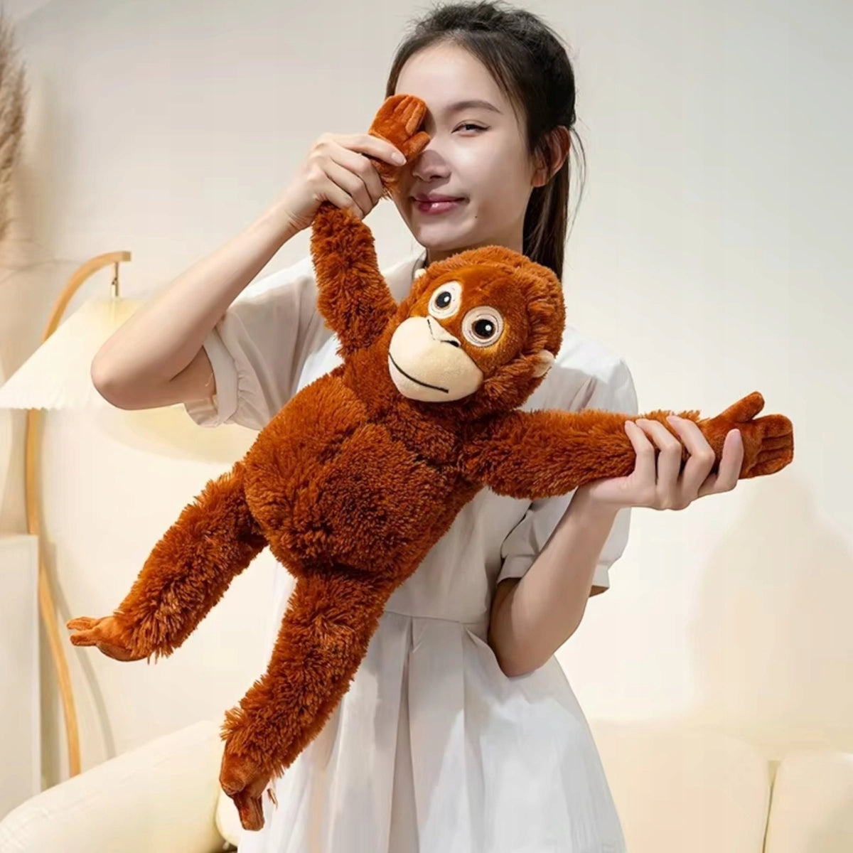 Didelis Pliušinis Orangutanas 90 cm – Minkšta Beždžionė Žaislas su Lipniomis Letenėlėmis XXL