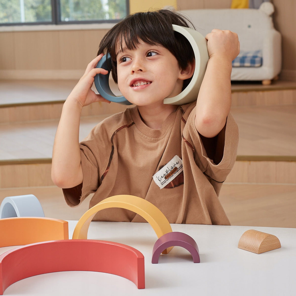 Medinė Vaivorykštė – Kūrybinė Montessori Dėlionė Vaikams