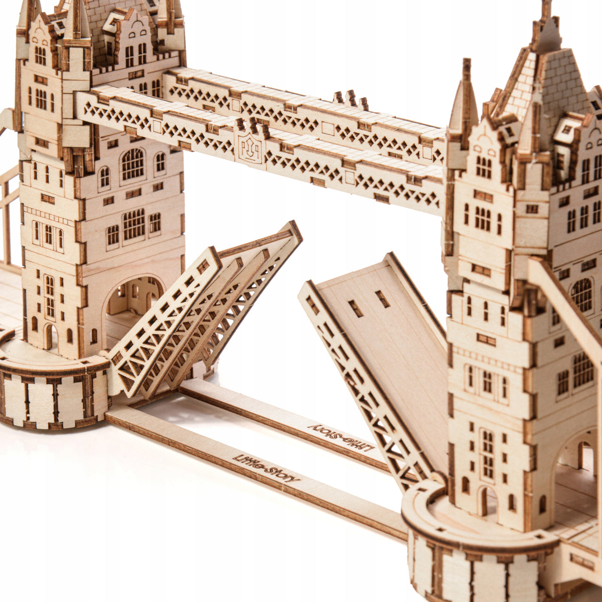 Medinė 3D dėlionė Tower Bridge – medinio tilto modelis dovanai