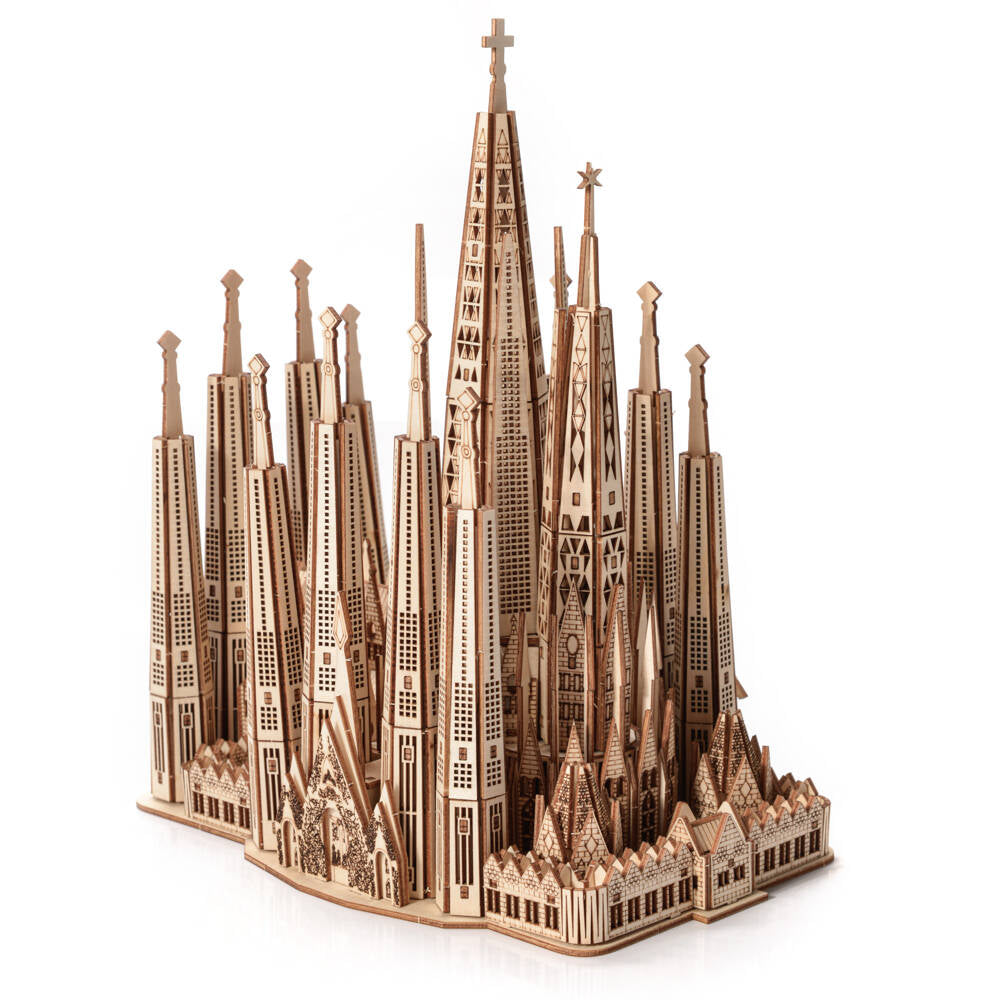 Medinis 3D Sagrada Familia Barselonos modelis – surenkama dėlionė iš faneros
