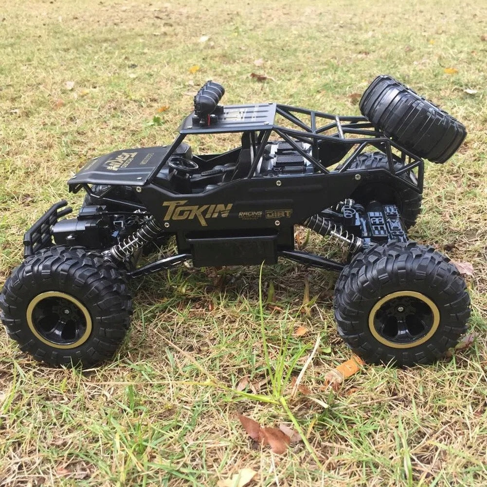Didelis Nuotolinio Valdymo Automobilis RC – Metalinis Visureigis su Pavara 4x4, Mastelis 1:12