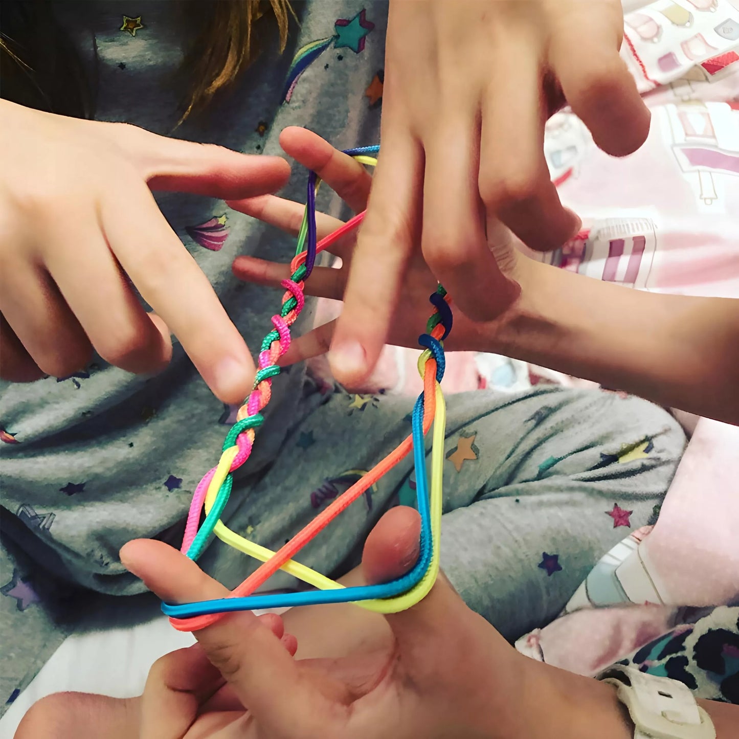 Vikrumo žaidimas NEOLINA, spalvingas virvelės raizgymas vaikams