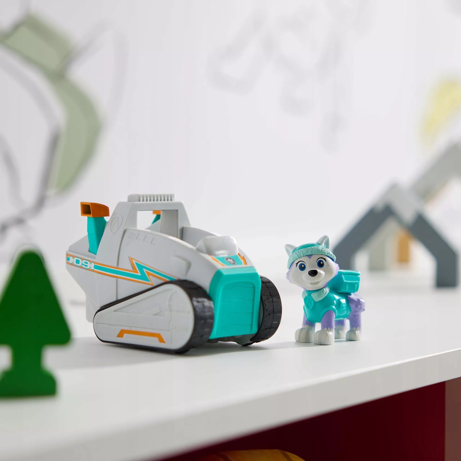 PAW PATROL EVEREST SNIEGOVADO TRANSPORTO PRIEMONĖ + FIGŪRĖLĖ
