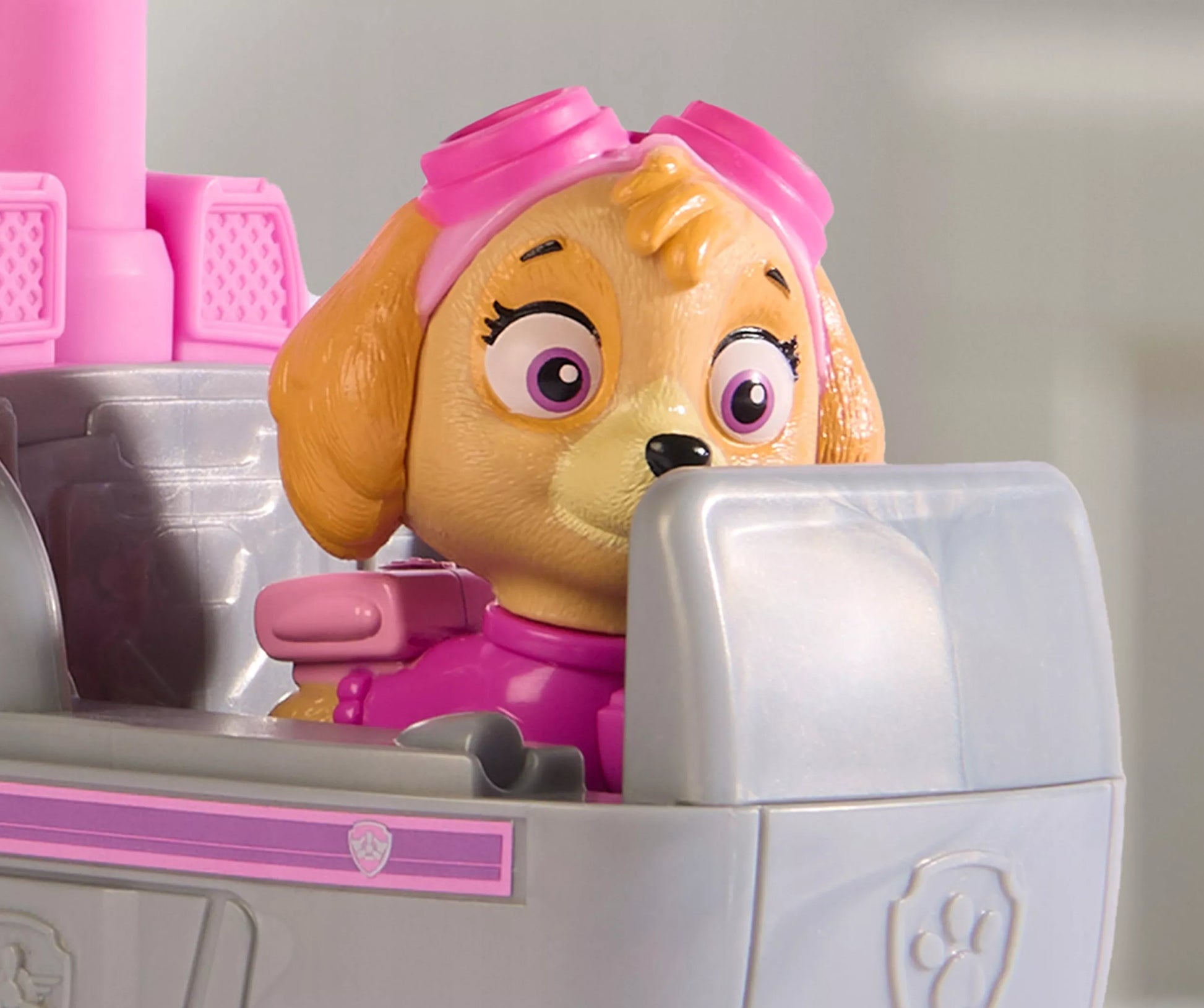 PAW PATROL SKYE SRAIGTASPARNIS GELBĖJIMO TRANSPORTO PRIEMONĖ + ŠUNIUKO FIGŪRĖLĖ