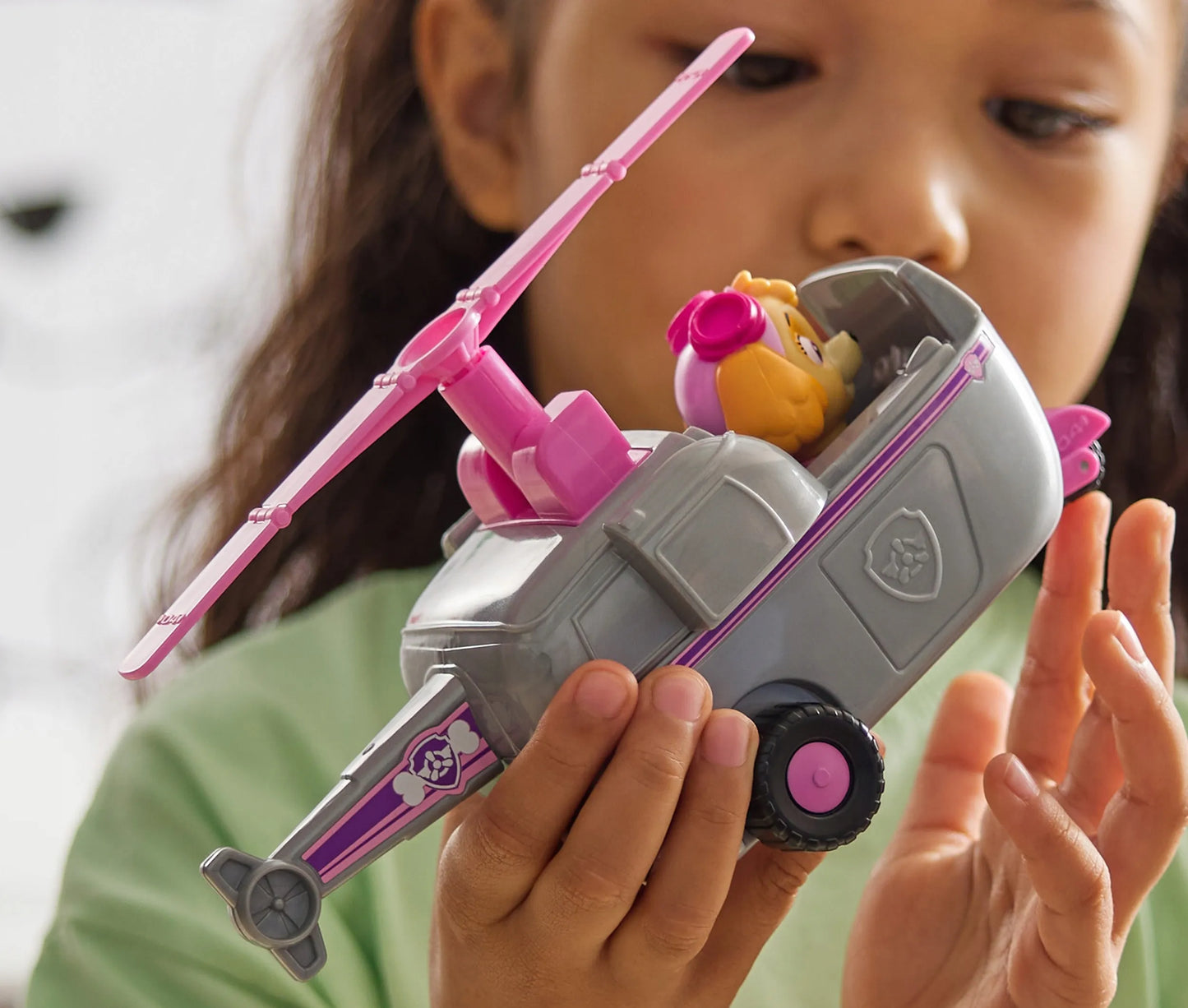 PAW PATROL SKYE SRAIGTASPARNIS GELBĖJIMO TRANSPORTO PRIEMONĖ + ŠUNIUKO FIGŪRĖLĖ