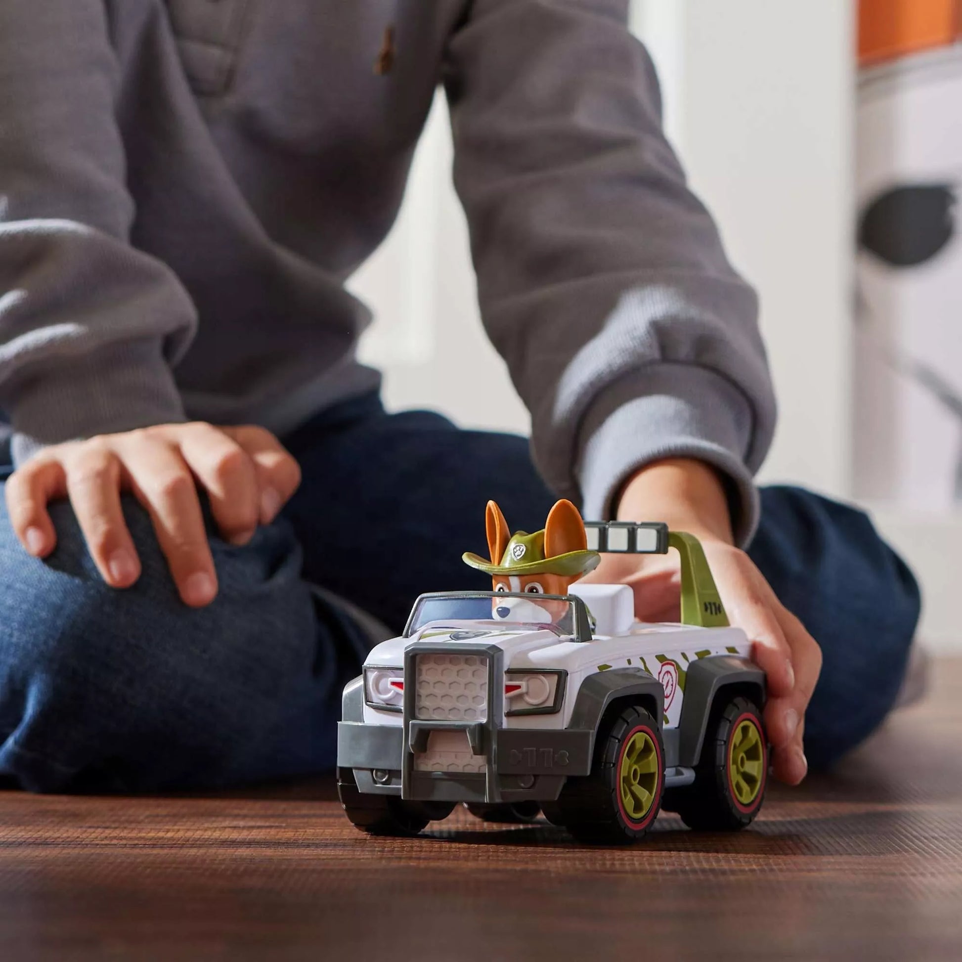 PAW PATROL TRACKER VISUREIGIS DŽIPAS + FIGŪRĖLĖ