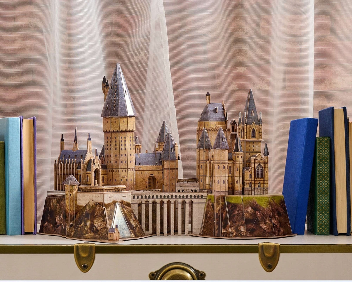 3D Dėlionė „Hogvartso Pilis“ – Harry Potter 4D Build, 48 cm + Dovana