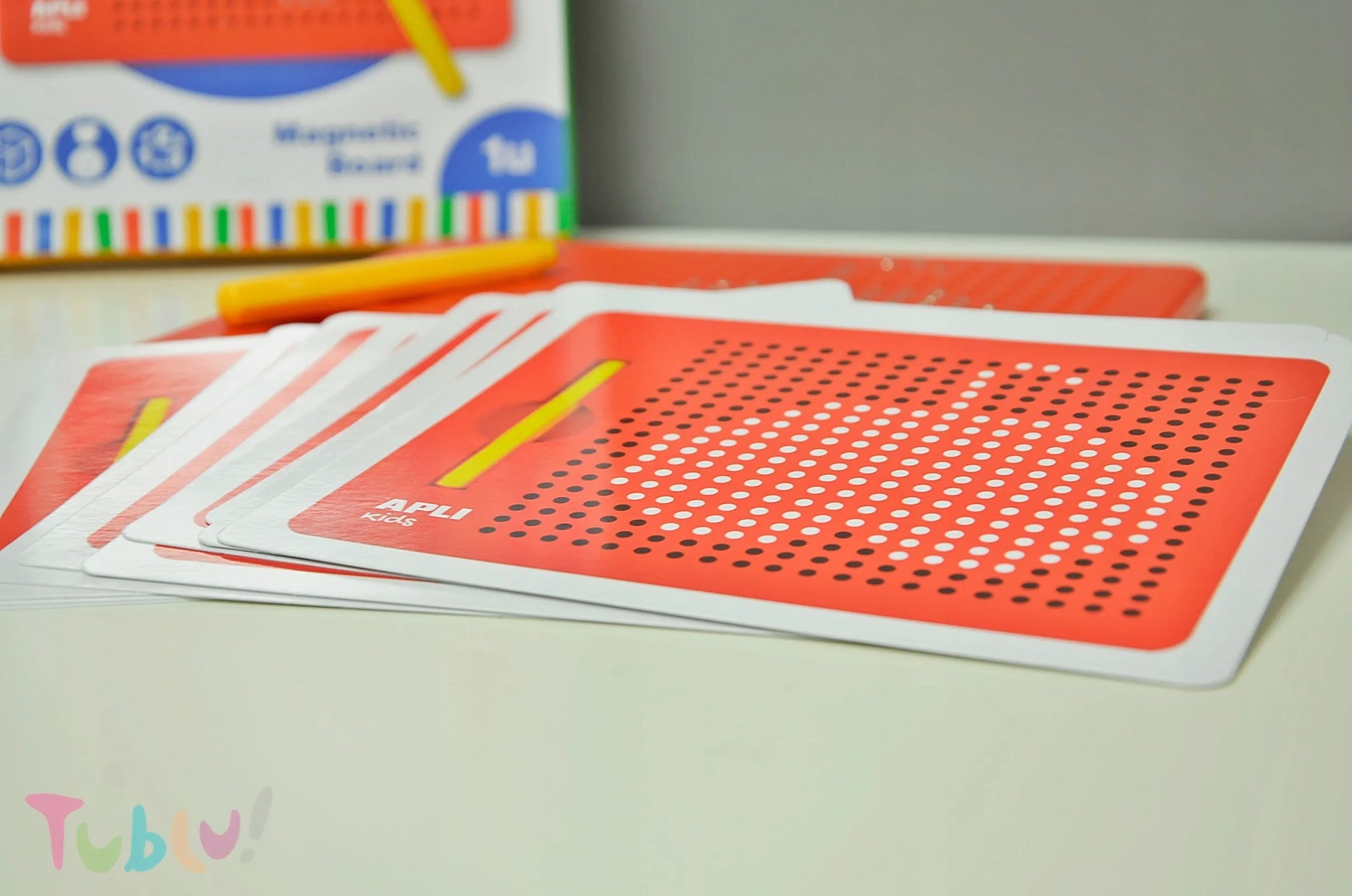 Apli Kids magnetinė lenta vaikams - rutuliukai, pieštukas, šablonai 5+