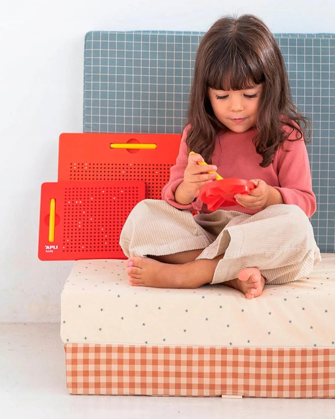 Apli Kids magnetinė lenta vaikams - rutuliukai, pieštukas, šablonai 5+