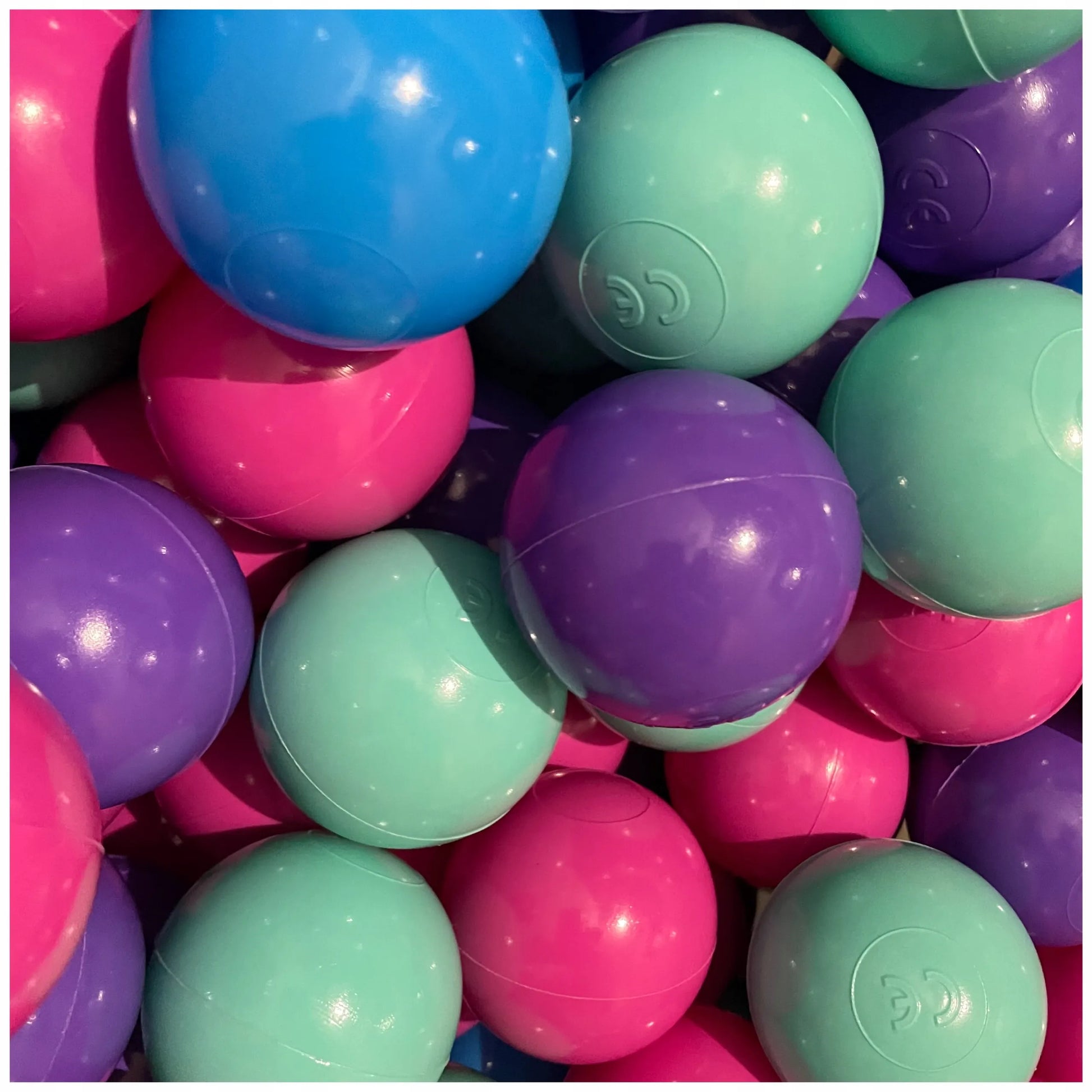 BubbleHuggle kamuoliukai – kamuoliai, kamuoliukai sausam baseinui, 200 vnt. (skersmuo 6 cm)