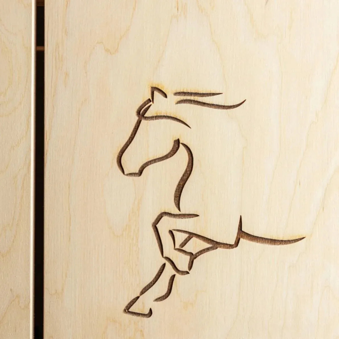 Dviguba medinė arklidė „Hobby Horse“ arkliukams ant lazdos Skippi