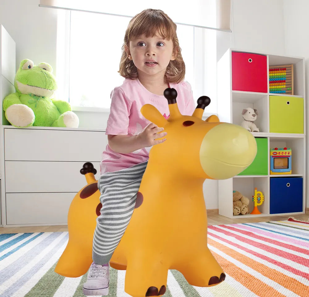 Guminis šokinėjimo žaislas žirafa MalPlay su pompa