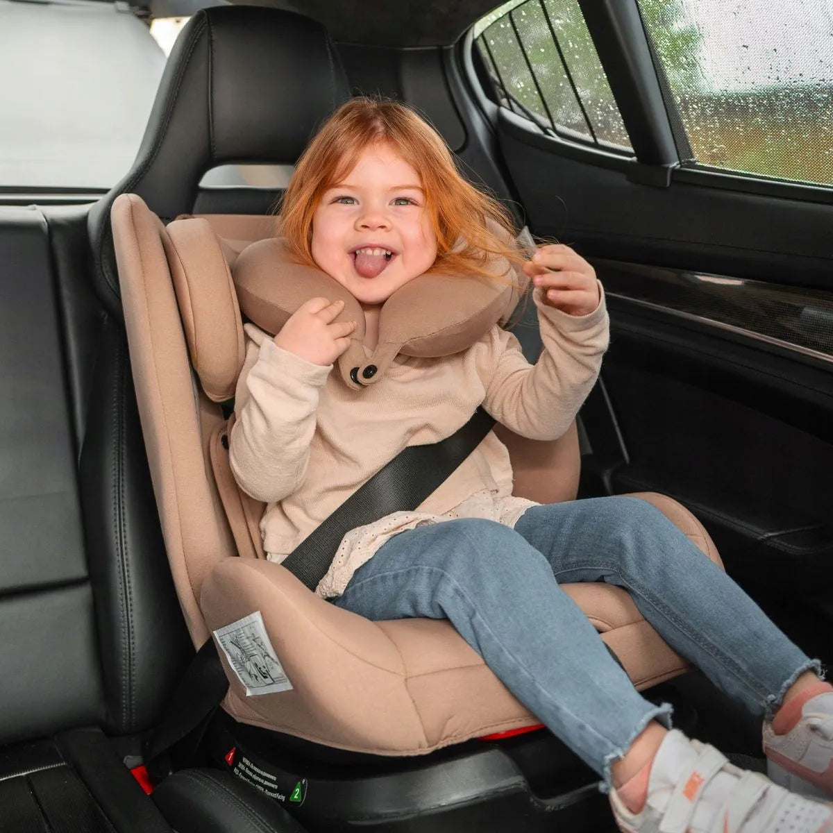 I-SIZE automobilinė kėdutė diržams 40-150 cm 36 kg, skirta montuoti atgal ir į priekį, su kelionine pagalve