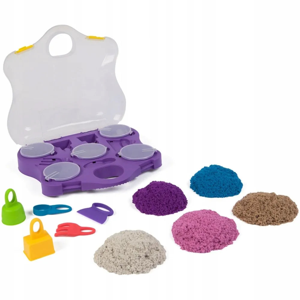 KINETIC SAND kinetinio smėlio rinkinys lagaminėlis su įrankiais 5 spalvos 907g
