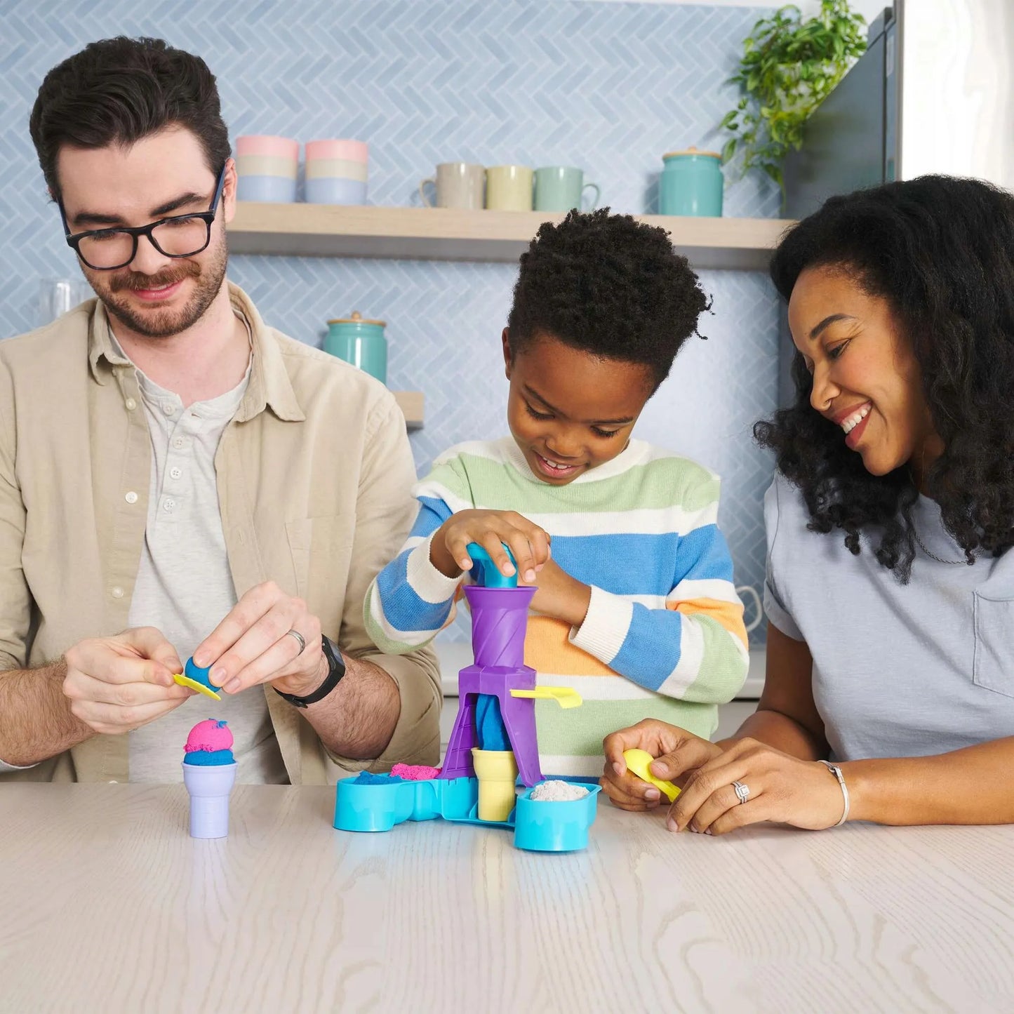 Kinetinis smėlis rinkinys KINETIC SAND ledų gaminimo mašina + priedai