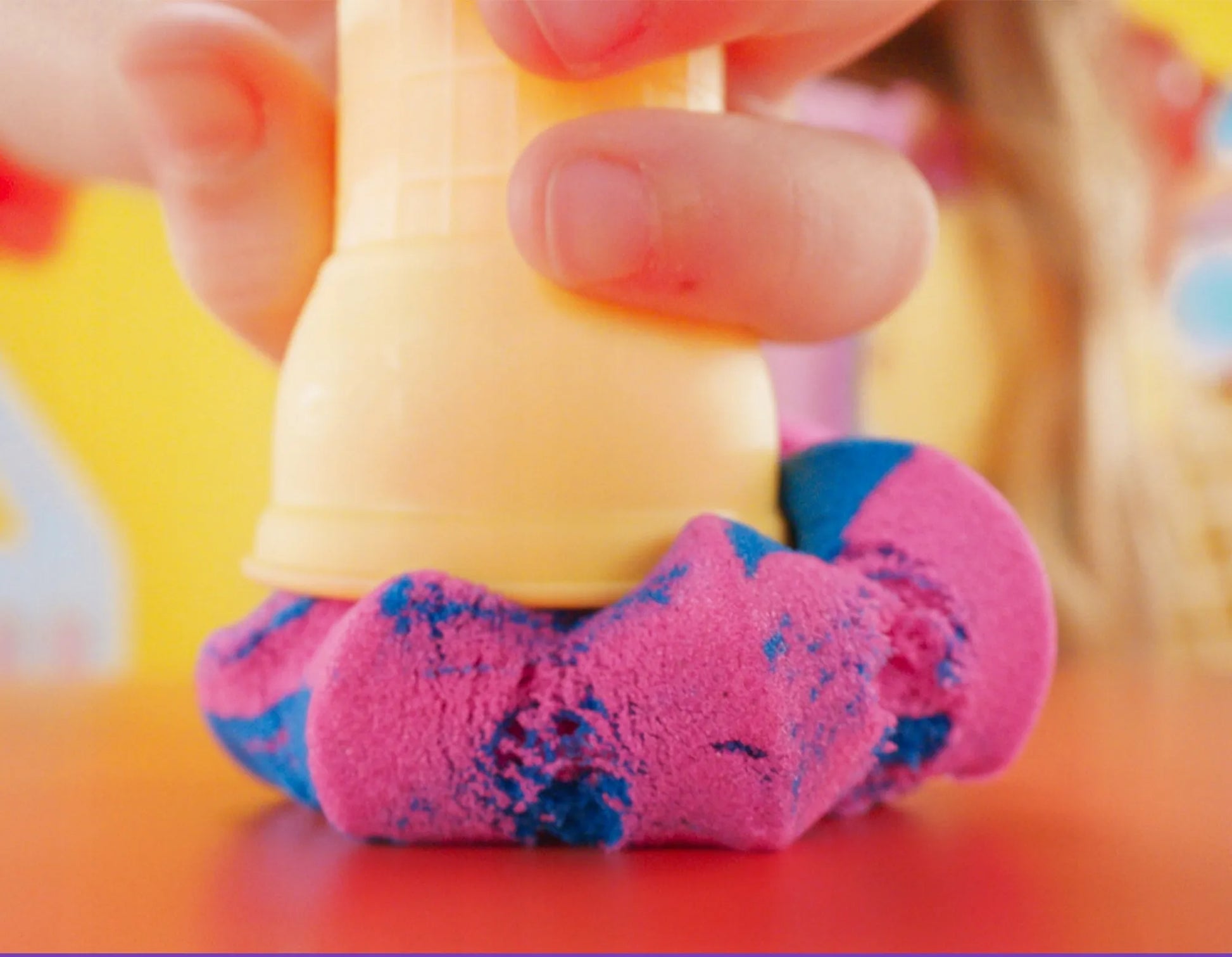 Kinetinis smėlis rinkinys KINETIC SAND ledų gaminimo mašina + priedai