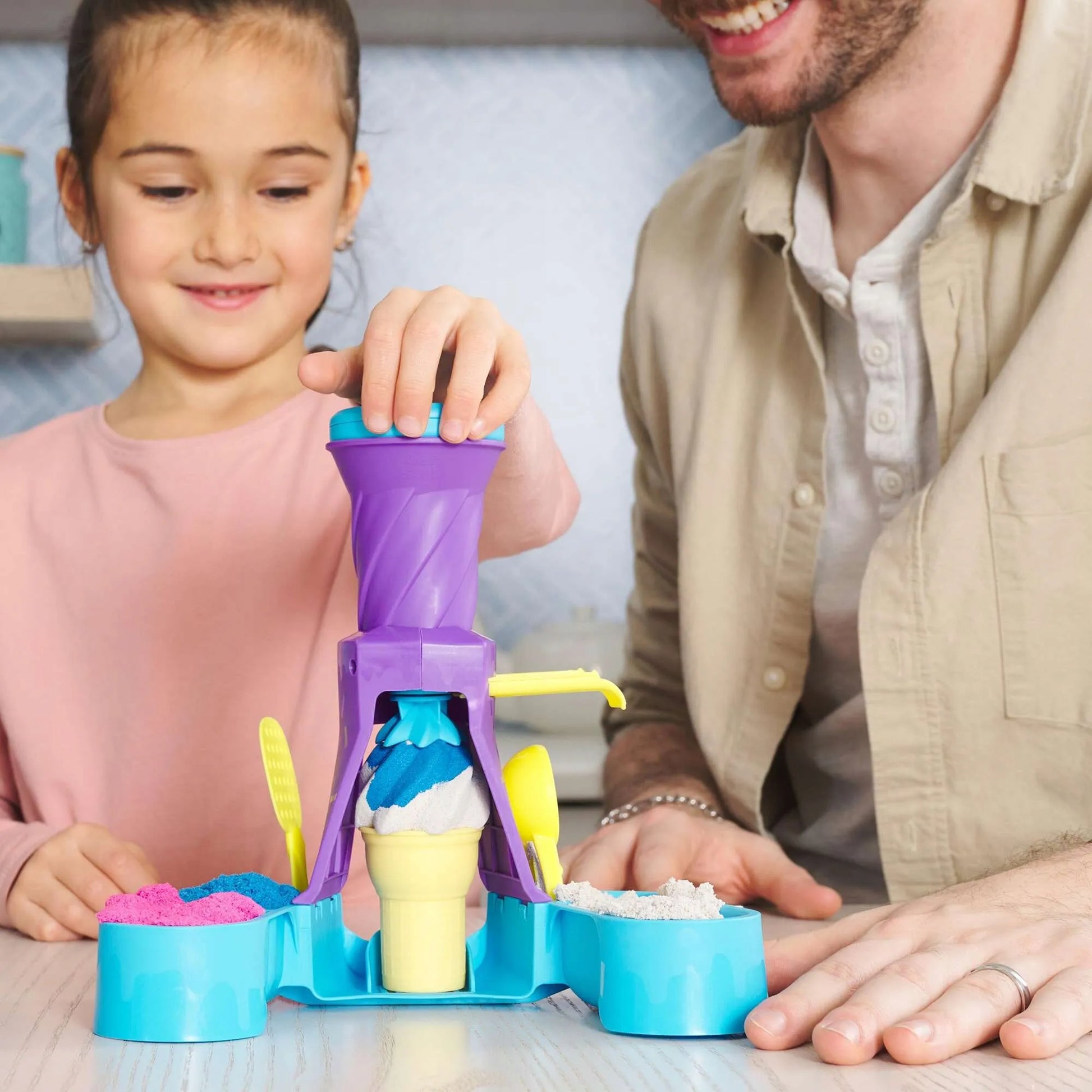 Kinetinis smėlis rinkinys KINETIC SAND ledų gaminimo mašina + priedai