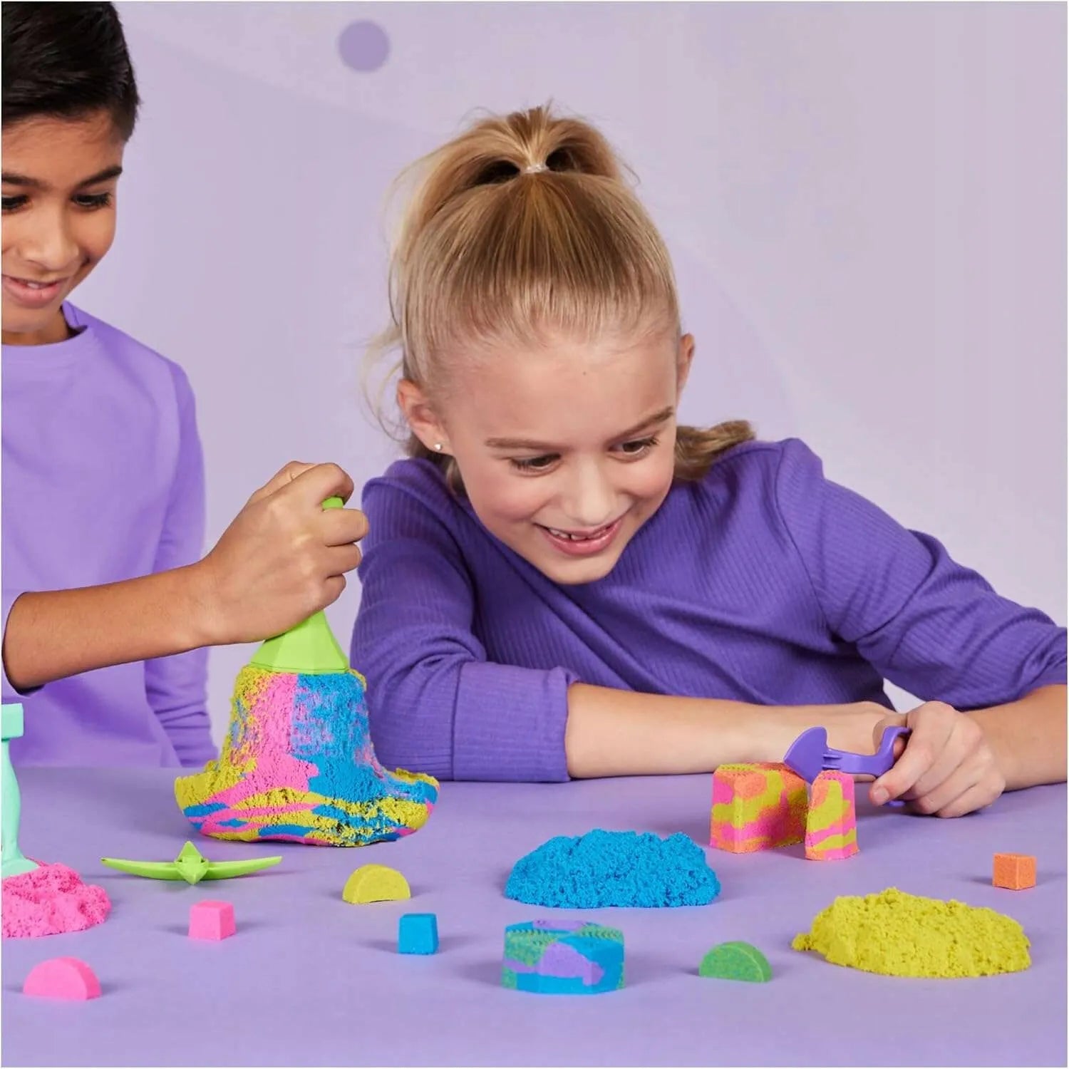 Kinetinis smėlis rinkinys SPAUSK IR KURK SQUISH N' CREATE + PRIEDAI 382G