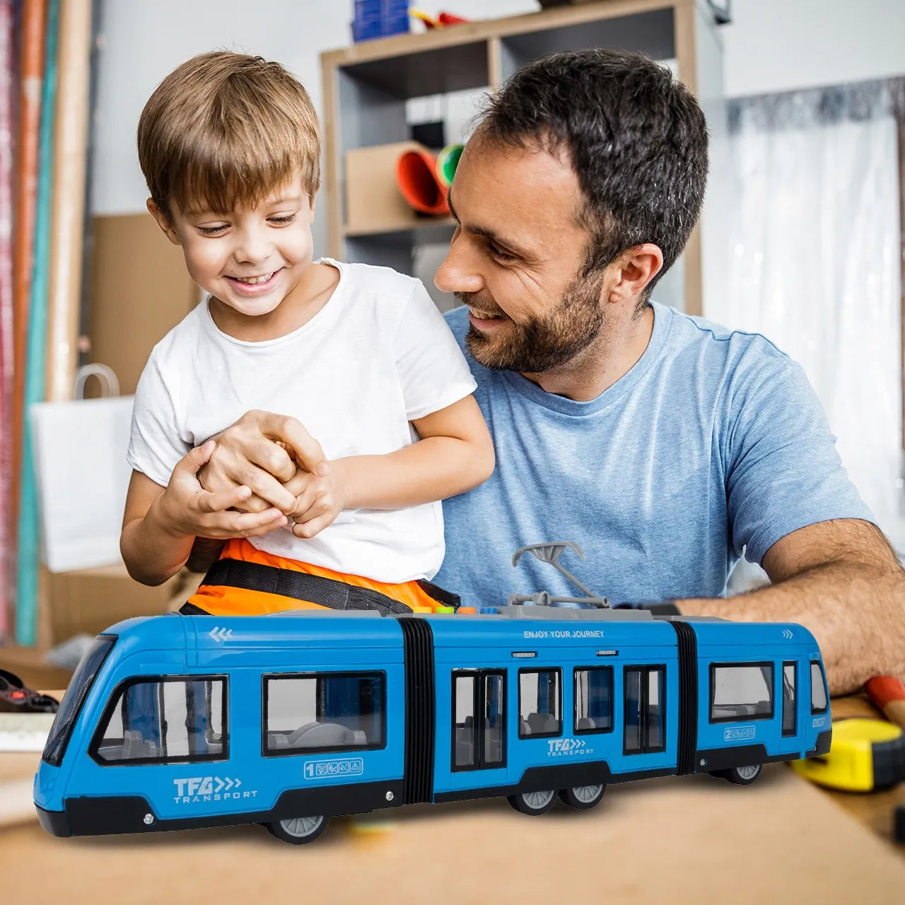 MalPlay tramvajus žaislas su garsais, šviesomis ir atidaromomis durimis