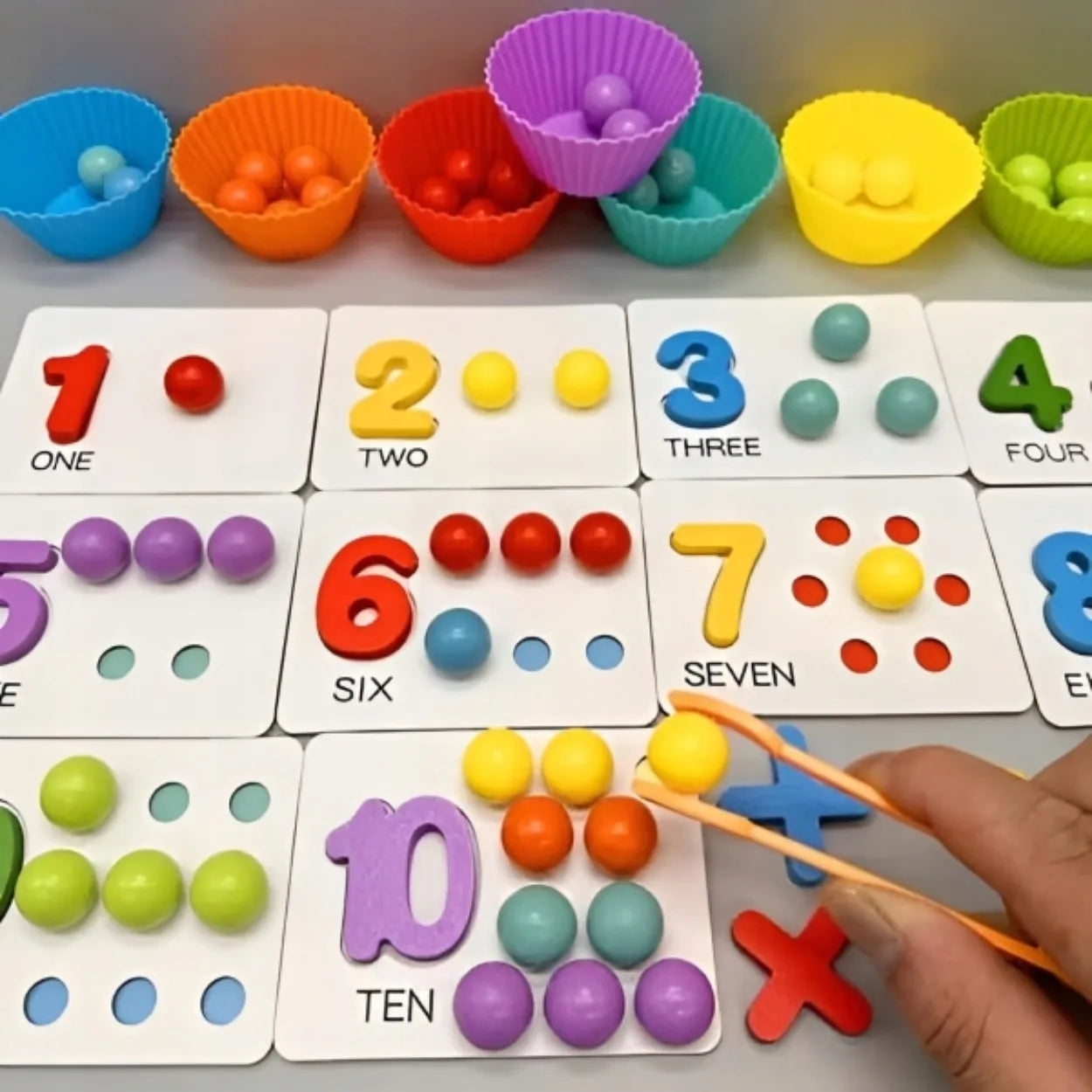 Montessori skaičiavimo ir aritmetikos mokymosi rinkinys vaikams su skaičiais ir rutuliukais