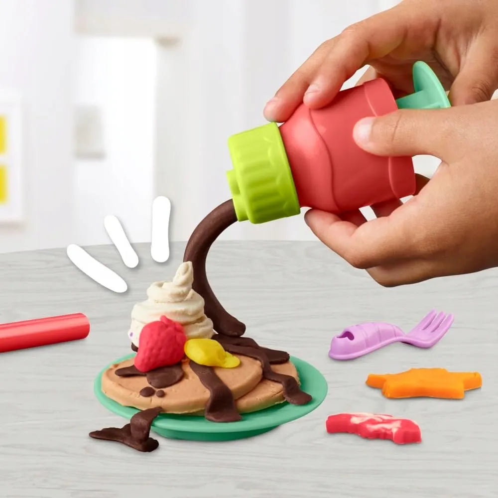 Play-Doh blynų ruošimo virtuvės rinkinys, 14 priedų ir 8 spalvos, 3+