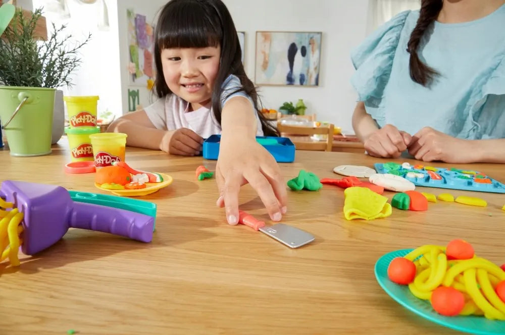 PLAY-DOH modelino rinkinys mažajam virtuvės šefui F6904