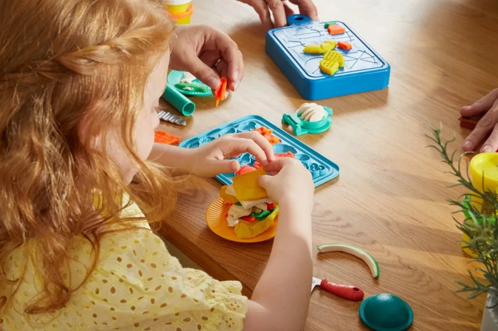 PLAY-DOH modelino rinkinys mažajam virtuvės šefui F6904