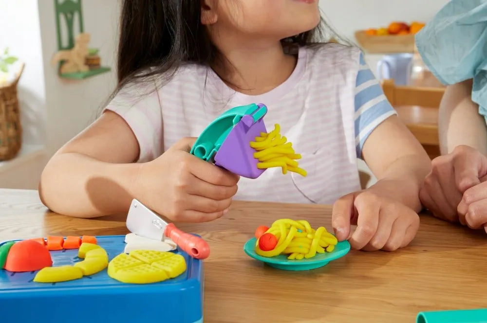 PLAY-DOH modelino rinkinys mažajam virtuvės šefui F6904