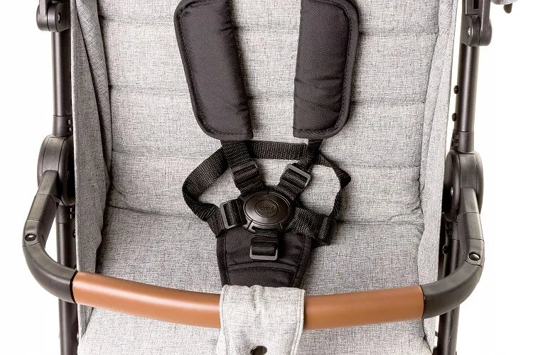 Sportinis vežimėlis 4BABY Stinger XXIII – lengvas, patvarus, iki 22 kg, su tvirtais ratais