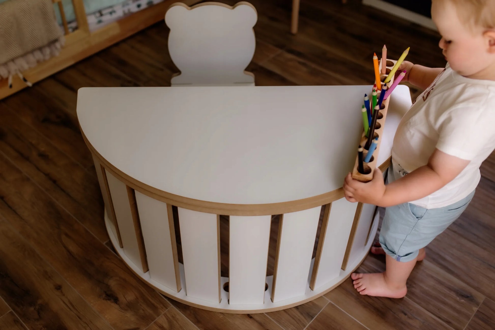 Stalviršis Obubu vaikų supynėms, baltas, Montessori staliukas
