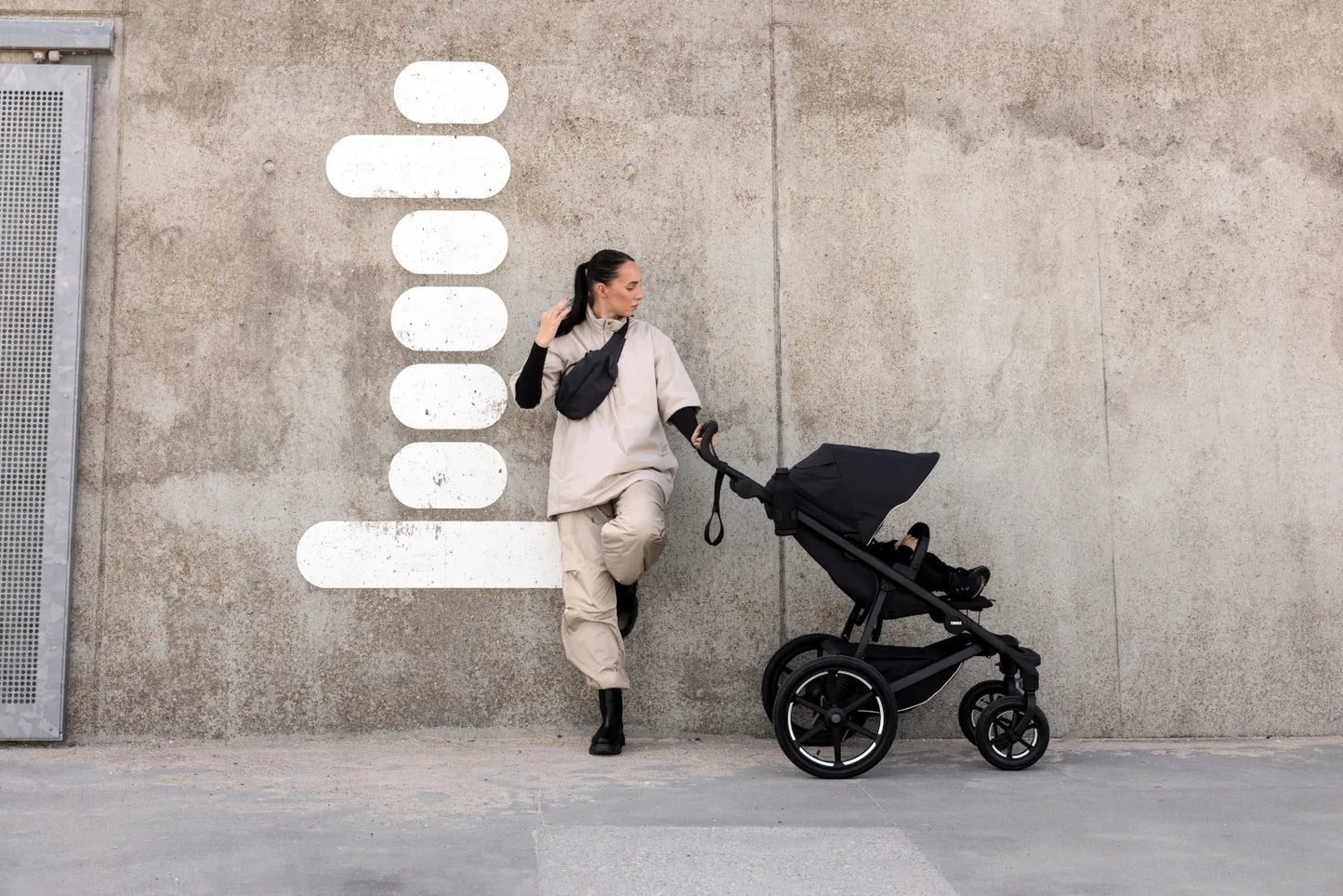 THULE URBAN GLIDE 4 sportinis visureigis vežimėlis su magnetine sagtimi
