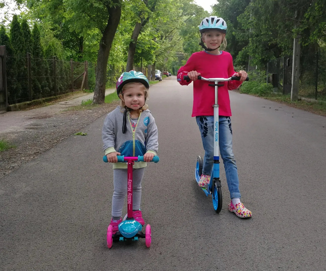 Triratukas vaikams Milly Mally Scooter LED ratukai iki 50 kg reguliuojamas stabdys