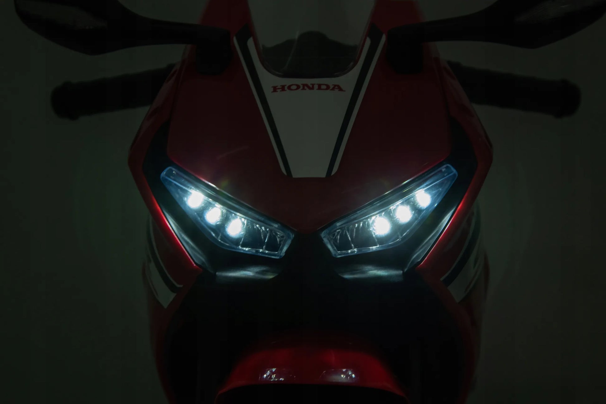 Vaikiškas akumuliatorinis motociklas Honda CBR – raudonas