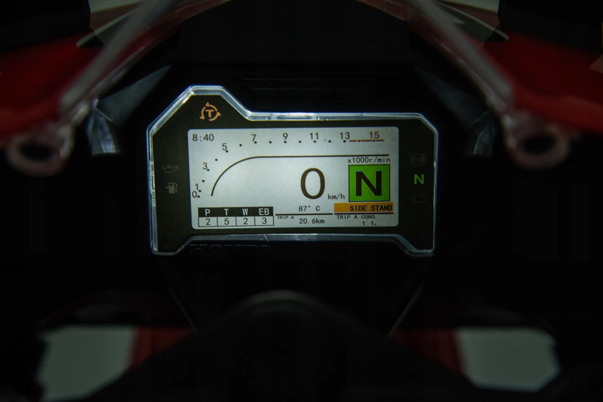 Vaikiškas akumuliatorinis motociklas Honda CBR – raudonas