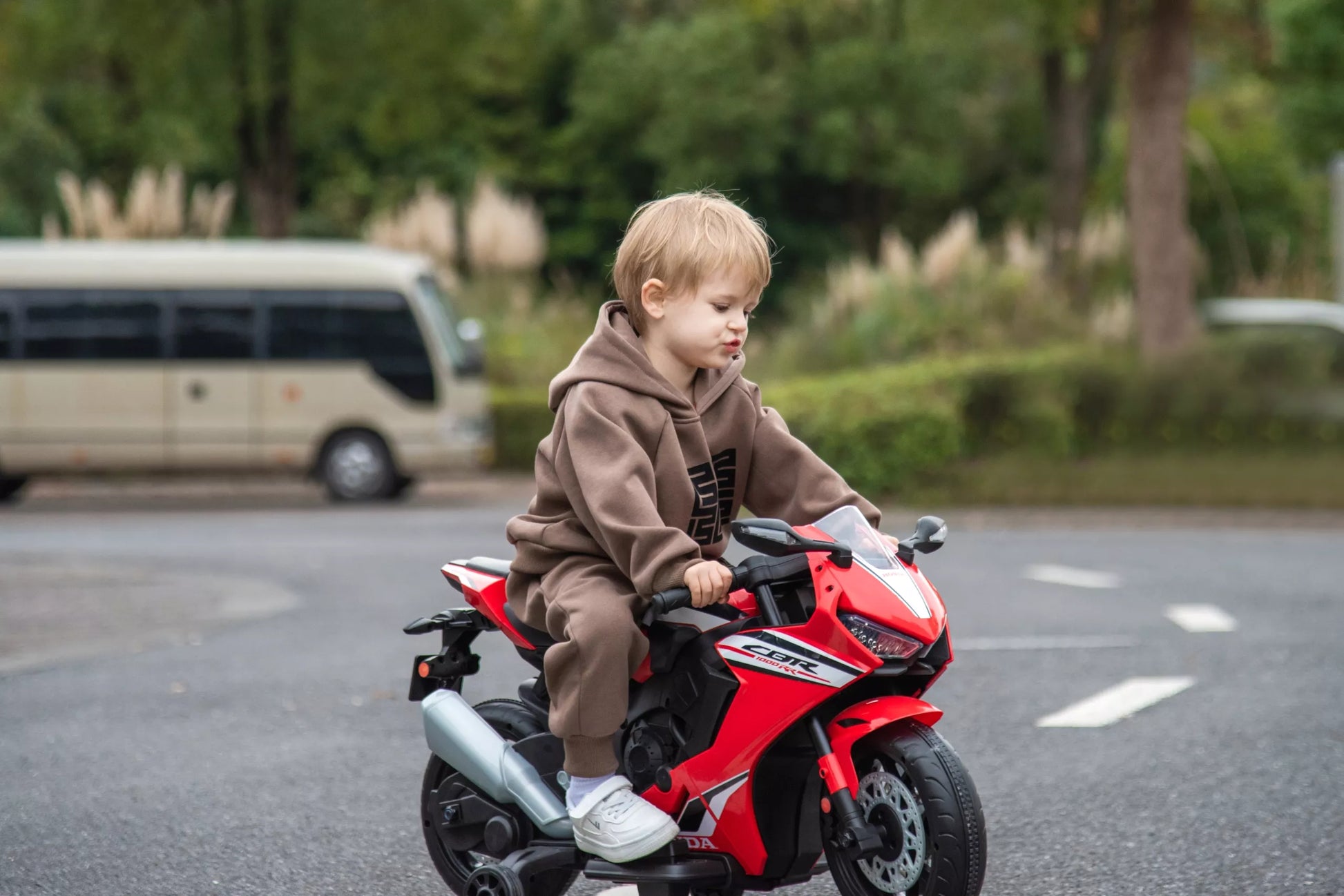 Vaikiškas akumuliatorinis motociklas Honda CBR – raudonas